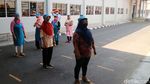 Bersyukur, Ribuan Buruh Pabrik Rokok Terima THR Lebih Awal