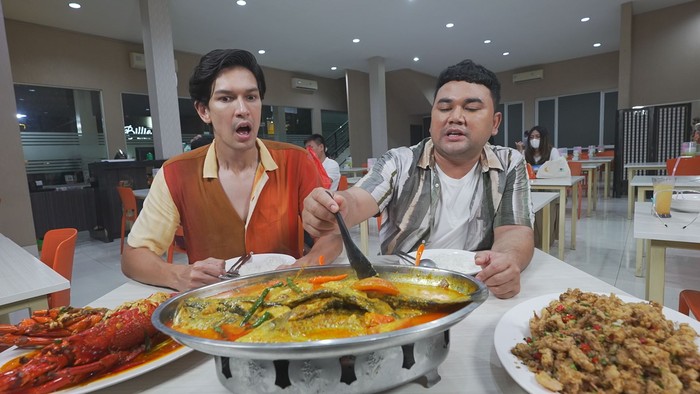 Bikin Laper! Ada Hadiah Rp500 Ribu untuk Kamu yang Nonton Dimas Beck Makan Seafood