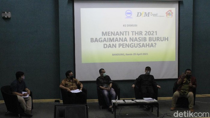 Diskusi soal THR di Bandung.