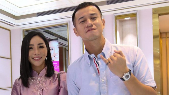 Herjunot Ali coba bisnis berlian