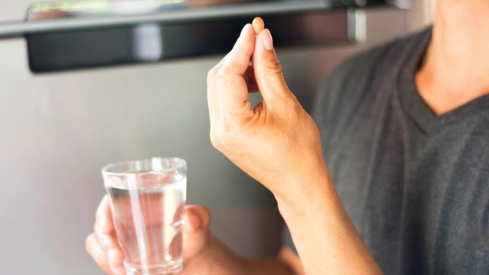 Ilustrasi Minum obat