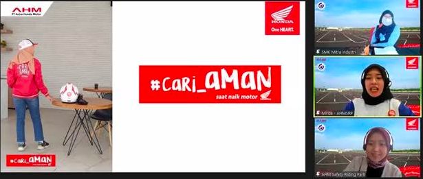 Instruktur safety riding perempuan dari Honda