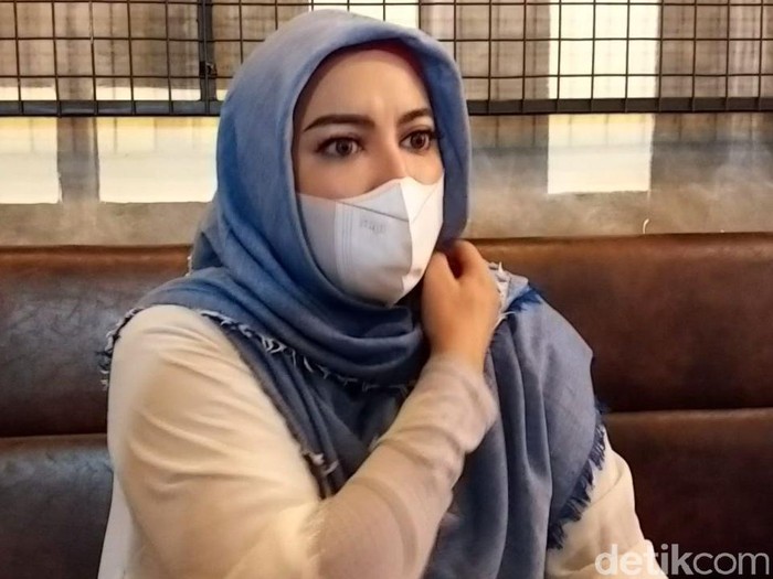 Jane Shalimar Jane Shalimar klarifikasi beredar fotonya tanpa hijab