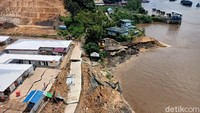Pihak konsultan menyebut pylon Jembatan Mahkota 2 bergeser ke kanan sebanyak 7mm dan turun ke bawah 33mm.