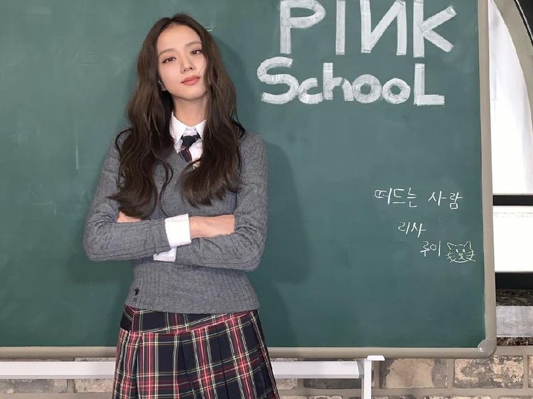 Foto: 10 Koleksi Dior Terinspirasi Jisoo BLACKPINK Sang Global Ambassador