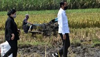 Selain itu, dari dialog dengan para petani, Jokowi menyampaikan ada beberapa hal yang juga dibutuhkan oleh petani di Desa Kanigoro yang memang memerlukan proses berkaitan penggunaan alat-alat dan sarana prasarana yang berkaitan dengan teknologi.