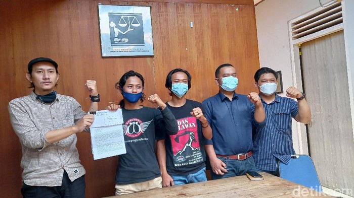 Jumpa pers LBH dan warga Wadas, Purworejo terkait bentrokan dengan polisi, Kamis (29/4/2021).