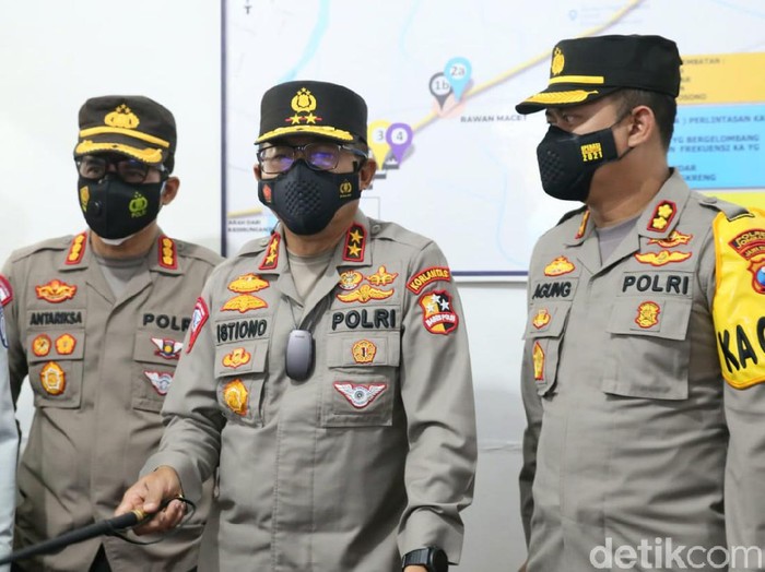 Kakorlantas Irjen Istiono menyebut, penyekatan pemudik pada 6-17 Mei merupakan operasi kemanusiaan. Ia juga meminta RT/RW aktif mengecek orang yang baru datang.