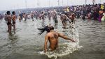 Kumbh Mela, Tradisi Mandi Suci yang Bikin Tsunami Corona di India