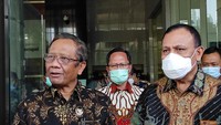 Menanggapi akan adanya langkah hukum yang dilakukan Tommy, Menteri Koordinator Bidang Politik, Hukum, dan Keamanan (Menkopolhukam) Mahfud Md mempersilahkan Tommy jika ingin menempuh jalur hukum mengenai kasus BLBI. Azhar/detikcom