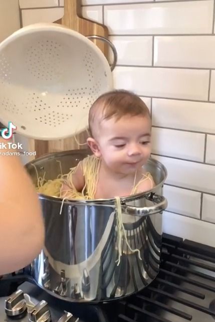 Masukkan Anak ke Panci Spaghetti Demi Konten, Pria Ini Banjir Kritikan