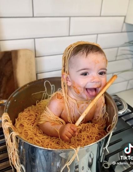 Masukkan Anak ke Panci Spaghetti Demi Konten, Pria Ini Banjir Kritikan