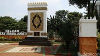 Masjid ini menjadi kebanggaan warga Cikeas Udik, Gunung Putri, Kabupaten Bogor.