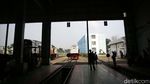 Melihat Perawatan Lokomotif di Depo Cipinang