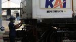 Melihat Perawatan Lokomotif di Depo Cipinang