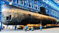 Dikutip dari situs resmi pal.co.id, Selasa (27/4/2021), KRI Alugoro-405 merupakan jenis Diesel Electric U209/1400 Chang Bogo Class. Kapal selam ini memiliki dimensi panjang keseluruhan 61,3 meter. Istimewa/dok.PT PAL