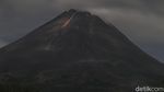 Potret Merapi yang Kembali Muntahkan Lava Pijar