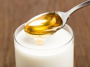 Minum Racikan Susu dan Madu Saat Sahur Baik untuk Kesehatan
