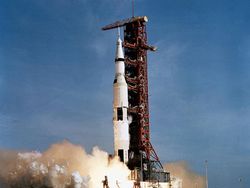 Mengenang Michael Collins, Penjelajah Bulan yang Terlupakan