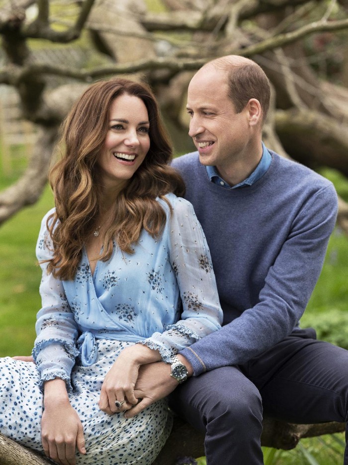 In this photo provided by Camera Press and released Wednesday, April 28, 2021, is Britains Prince William and Kate, Duchess of Cambridge, at Kensington Palace photographed this week in London, England. The Duke and Duchess of Cambridge celebrate their tenth wedding anniversary on Thursday, April 29. (Chris Floyd/Camera Press/PA via AP)