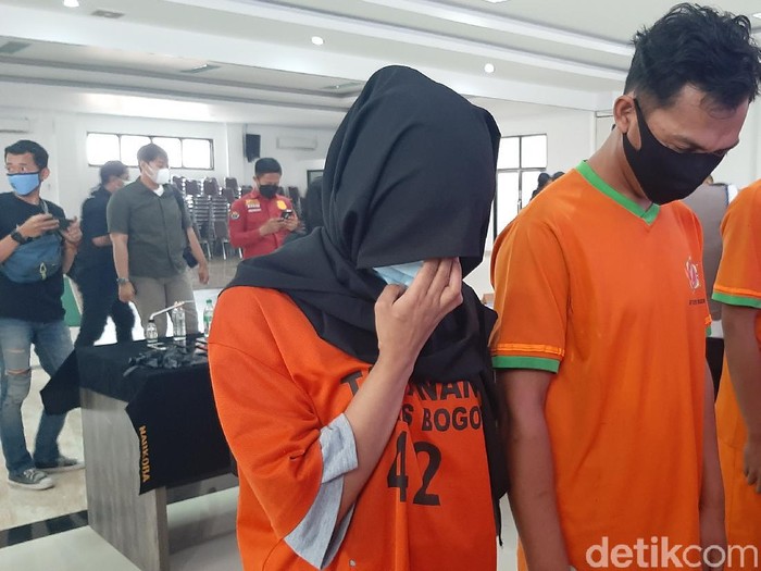 Pasutri di Bogor ditangkap polisi gegara mengedarkan sabu