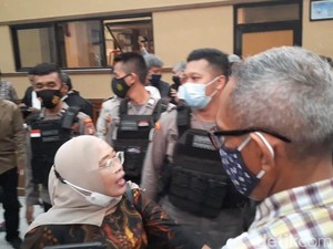 Pendukung Sempat Ribut Usai Syahganda Divonis 10 Bulan Penjara