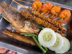 Penyetan Bang Ali: Huahh! Penyetan Surabaya dengan 3 Level Sambal Puedes Poll