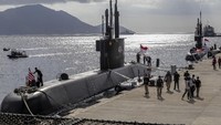 Selain Alugoro-405, Indonesia kini tinggal memiliki tiga kapal selam lainnya yaitu Nagapasa-403, KRI Ardadedali-404, dan KRI Cakra-401. ANTARA FOTO/Teguh Prihatna
