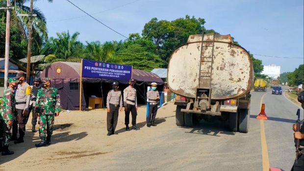 Portal di perbatasan Riau-Sumut (dok. Istimewa)