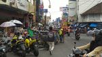 Ramai Pedagang Musiman, Begini Sibuknya Pengkolan Garut Saat Ramadhan