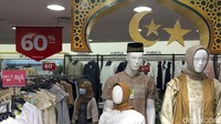 Diketahui, PT Matahari Department Store Tbk (LPPF) melaporkan mau menutup 13 gerai di tahun 2021.  