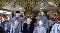 Dia mengatakan Perseroan sedang mengawasi 23 gerai, dan menutup 13 gerai. Niraj memastikan perusahaan juga akan membuka 1 gerai baru di Balikpapan Ocean Square pada April 2021.
