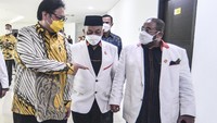 Syaikhu datang bersama beberapa elite Partai PKS, seperti Sekretaris Jenderal PKS Habib Aboebakar Al Habsyi, Ketua Fraksi DPR RI Jazuli Juwaini, Ketua Bidang Pengembangan Jaringan Ekonomi DPP PKS Anis Byarwati, Wakil Sekretaris Jenderal Hubungan Antar Lembaga Moh Rozaq Asyari dan Wakil Ketua KSP (Kantor Staff Presiden) Ahmad Baidillah Barra.  