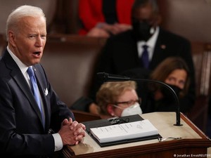 Tandai 100 Hari Pertama Menjabat, Biden Bertekad Bawa AS Bangkit Kembali