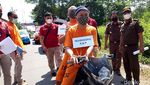 Tersangka Pembacokan Pegawai Pertamina Ikut Jalani Rekonstruksi