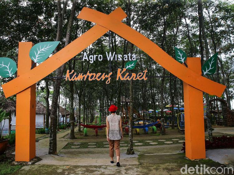 Usir Penat di AgroWisata Kampung Karet Karanganyar
