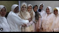 Ikrar suci ustaz kondang dengan santriwati hafal Al-Quran itu hanya dihadiri sekitar 20 orang. Diketahui Fatimah Az Zahra seorang hafidzah Ponpes Tahfidz Al Muqoddasah, Ponorogo. dok.Instagram  
