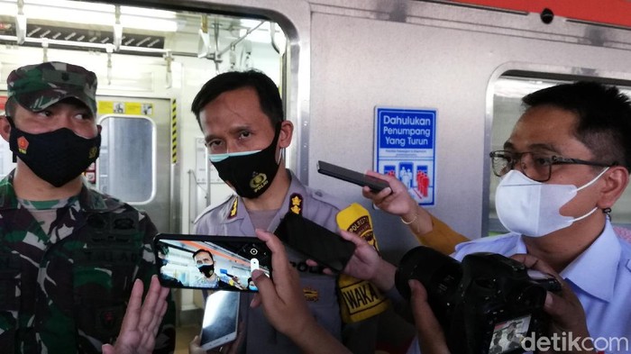 Wakapolresta Solo AKBP Deny Heryanto memberikan keterangan