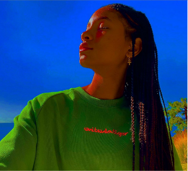 Jadi aku bisa menyusun cara pandang tentang hubungan. Juga, melakukan penelitian tentang poliamori, alasan ada hubungan monogami, kenapa alda pernikahan, mengapa perceraian terjadi karena perselingkuhan, ungkap Willow lagi.  Foto: dok. Instagram