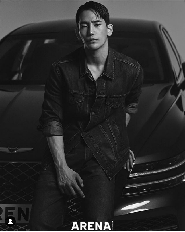 Semenjak tampil dalam acara tersebut tampaknya Yook Joon Suh mendapat semakin banyak tawaran modeling. Seminggu lalu ia membagikan potretnya saat tampil di majalah Arena. Foto: Instagram @6dory