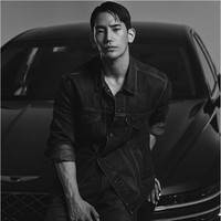 Semenjak tampil dalam acara tersebut tampaknya Yook Joon Suh mendapat semakin banyak tawaran modeling. Seminggu lalu ia membagikan potretnya saat tampil di majalah Arena. Foto: Instagram @6dory