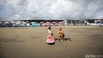 Ngabuburit Sambil Asik Belajar Surfing di Pantai Canggu