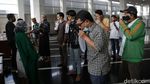 Dapat Hidayah Ramai-ramai Hapus Tato