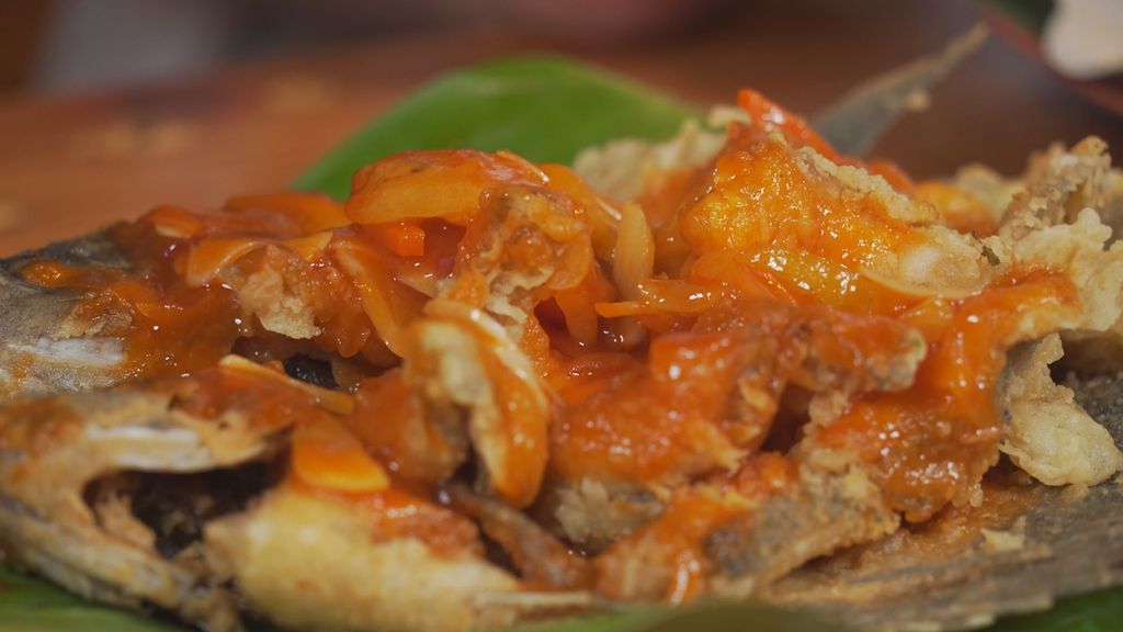 Bikin Laper! Tonton Dimas Beck Makan Ayam Pedas Nampol dan Dapatkan Rp500 Ribu!