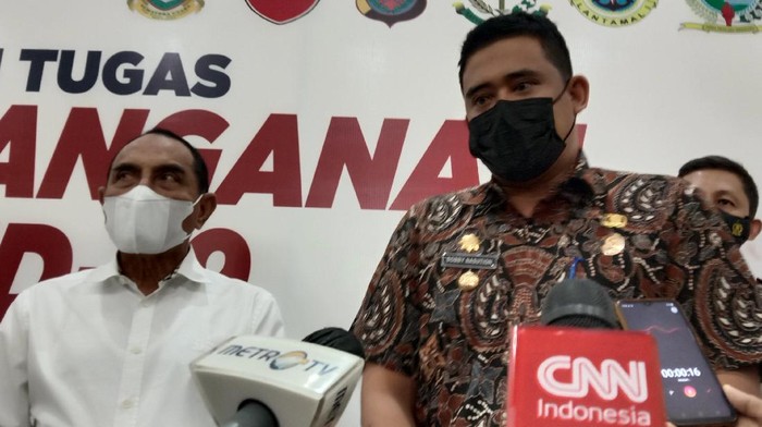 Bobby Nasution (kanan)-Gubsu Edy (kiri)/ Ahmad Arfah-detikcom
