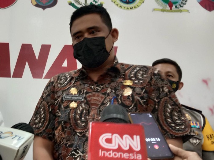 Bobby Nasution (kanan)-Gubsu Edy (kiri)/ Ahmad Arfah-detikcom