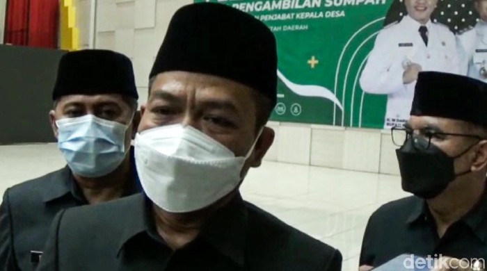 Bupati Bandung Dadang Supriatna