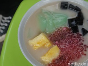 Cukup Rp 5 Ribu Bisa Berbuka dengan Es Jaipong yang Segar Manis