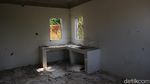 Deretan Rumah Rusak di Bakal Lokasi Bukit Algoritma
