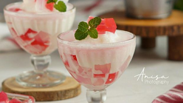 Es Puter Jelly dan Nata de Coco Es Puter Jelly dan Nata de Coco